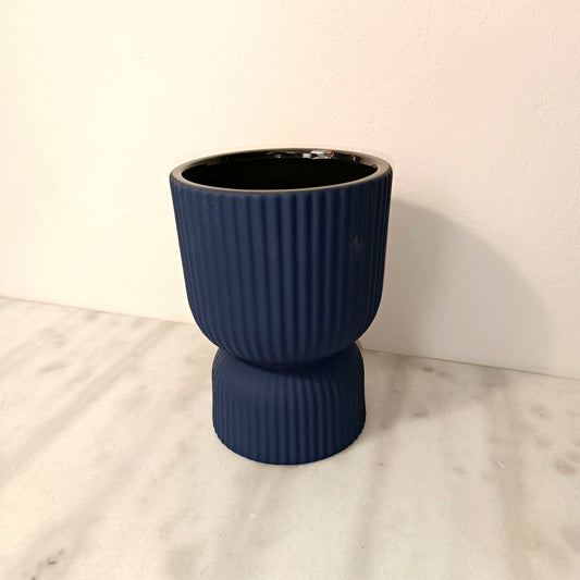 Blue breeze vase