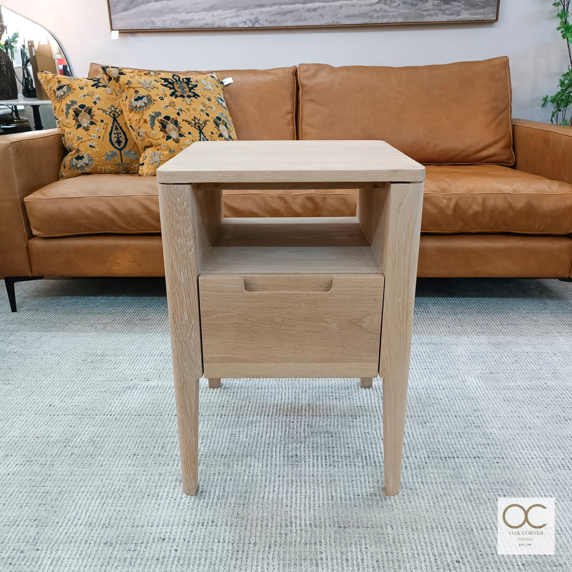 Tosca Pedestal (Space Saver edition)